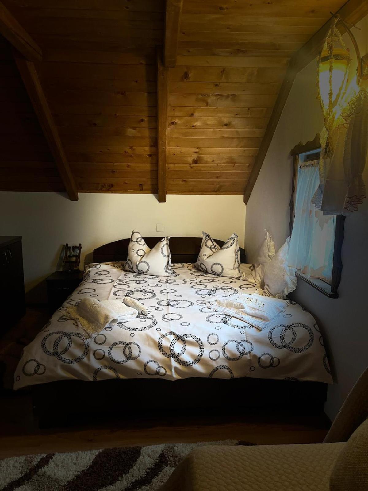 Cabana Rustic Borşa Quarto foto